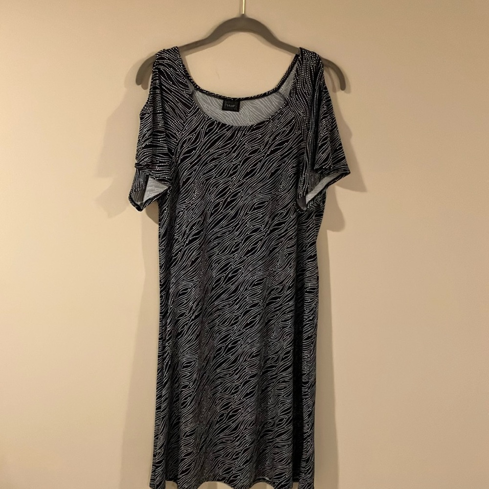Chic Black and White Patterned Mini Dress